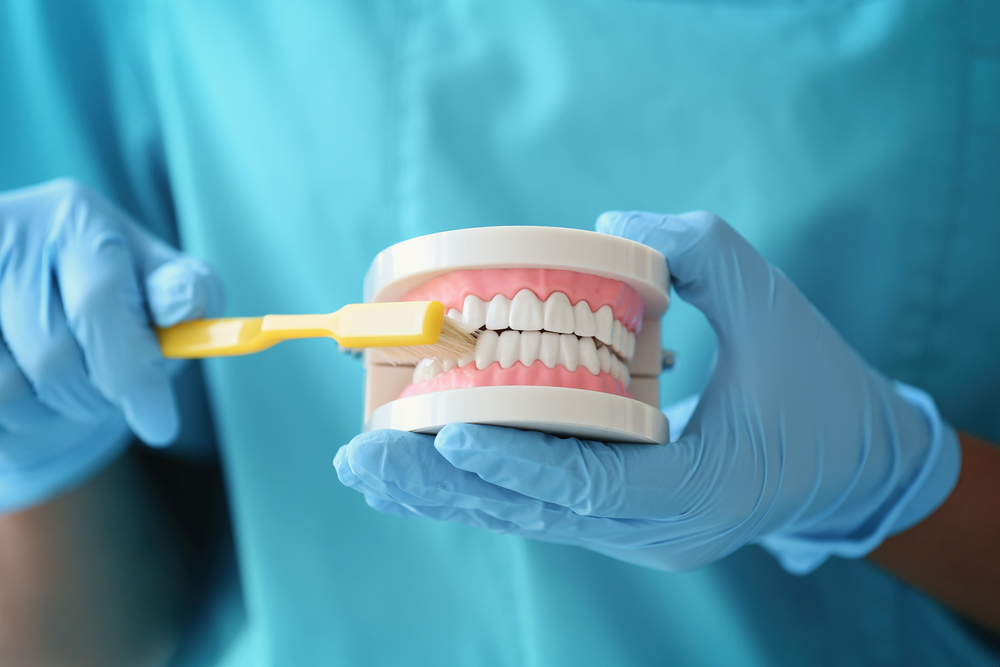Całościowe leczenie dentystyczne – odkryj trasę do zdrowych i pięknego uśmiechu.